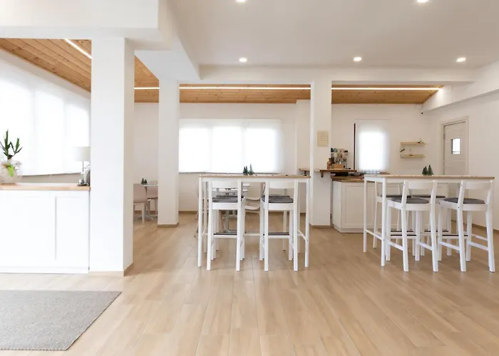 La Camia 3* カステル・ディ・サングロ